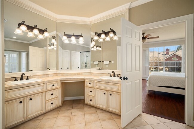 Building Photo - 5007 Cambridge St