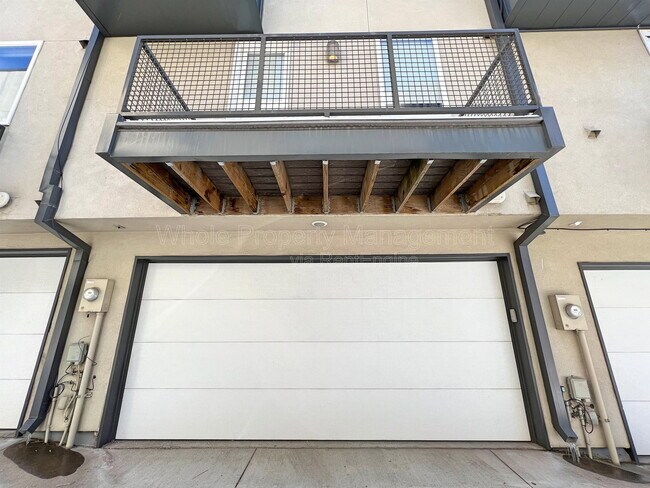 Building Photo - 2403 Bryant St