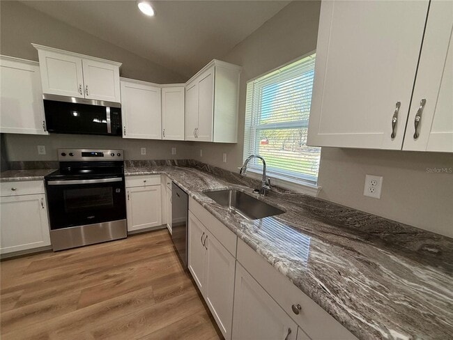 Building Photo - 10426 SW 133 Ave