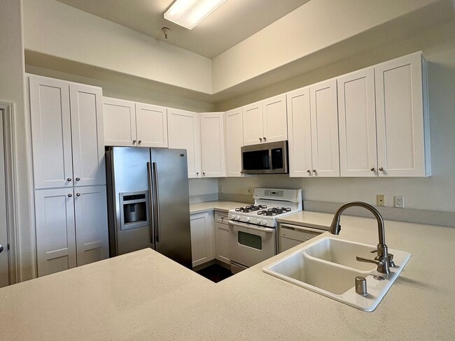 Primary Photo - 2 Bedroom Condo in Downtown Ventura with O...