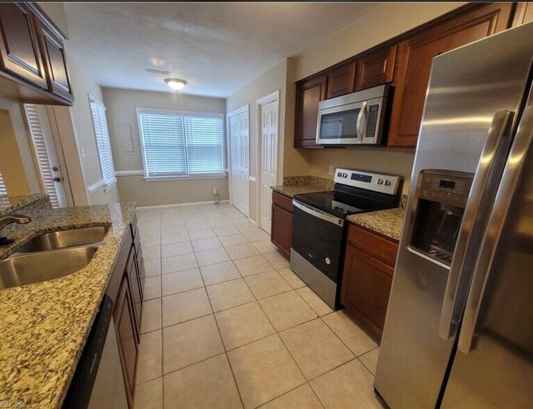 Building Photo - 5333 Kindlewood Dr