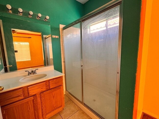 Building Photo - One Story Home For Rent