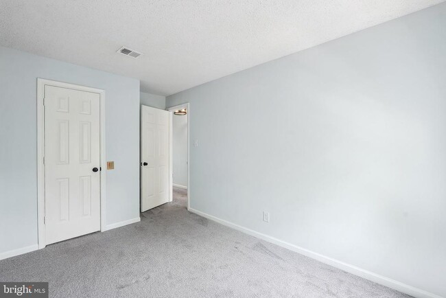 Building Photo - 12108 Green Leaf Ct