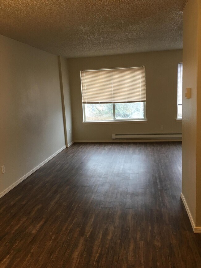 Building Photo - 5913 Rainier Ave S