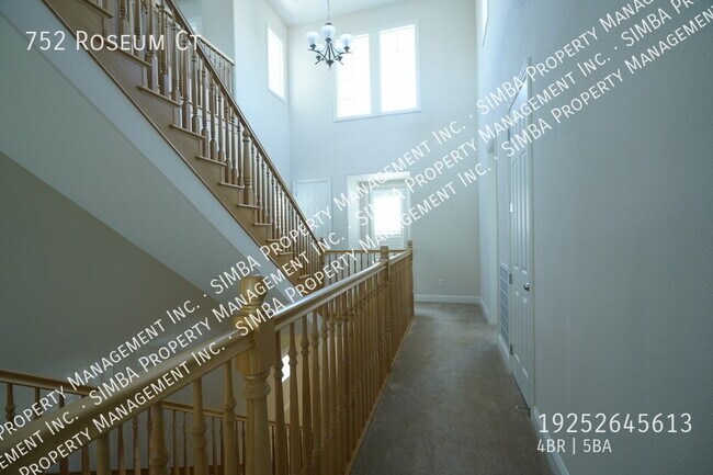 Building Photo - 752 Roseum Ct
