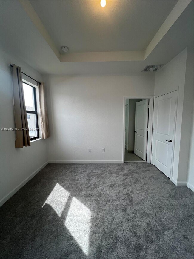 Building Photo - 23035 SW 129th Ave