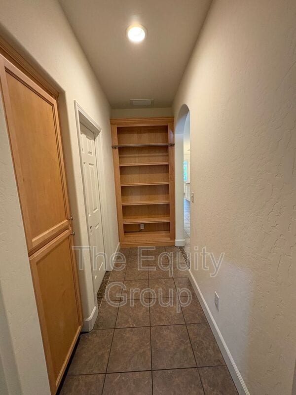 Building Photo - 144 E Reese Ave