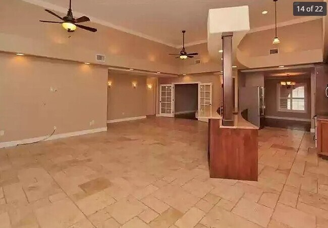 Building Photo - 4606 Cloverlawn Dr