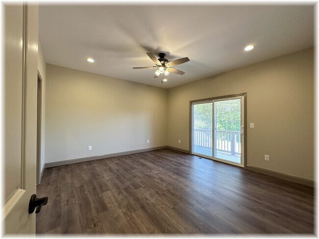 Building Photo - 304 Cottage Hl Ct