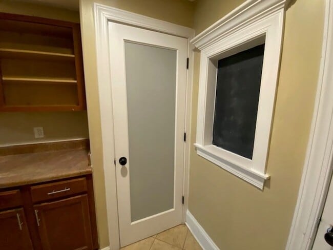Building Photo - Welcome to this stunning 3-bedroom, 2-bath...