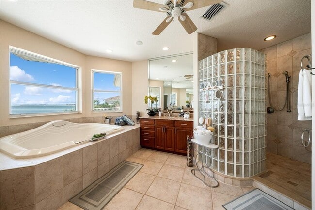 Building Photo - 1661 Seabreeze Dr