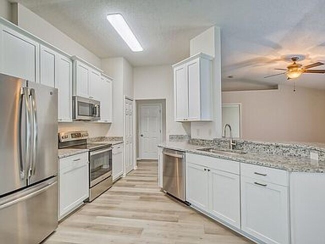 Building Photo - St Johns Rental