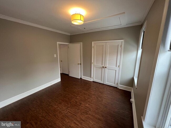 Building Photo - 30 W Abington Ave