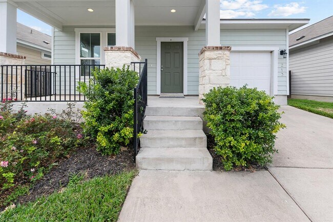 Building Photo - 213 Michaelis Dr