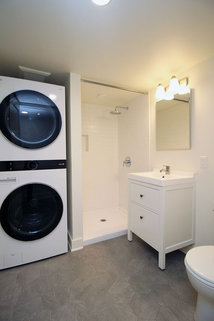 Building Photo - 3734 SE 26th Ave