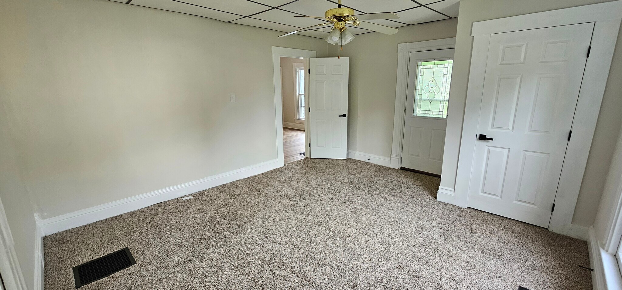 Bedroom - Main Floor - 9 W Pease Ave