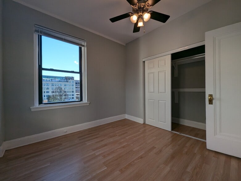 Building Photo - 3835 N Fremont St