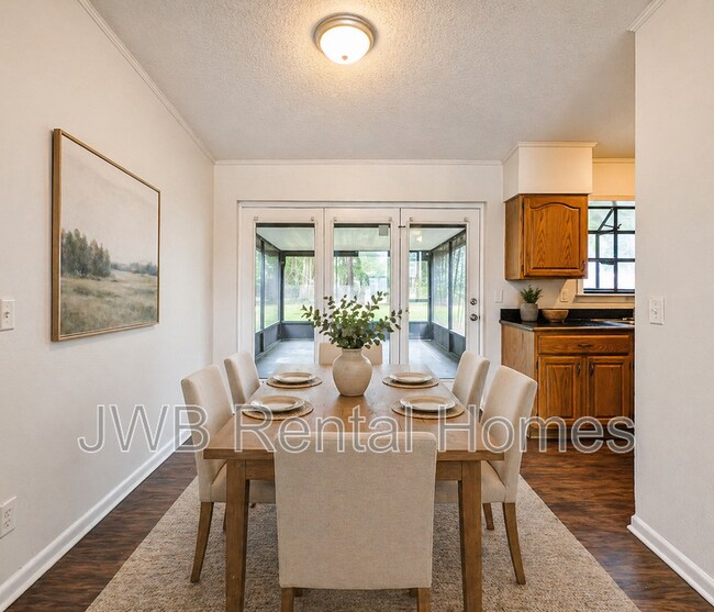 Building Photo - 2050 Monteau Dr