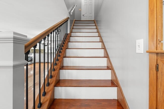 Building Photo - 70 W High St