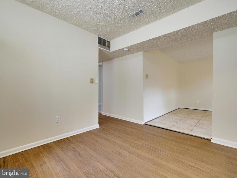 Building Photo - 752 225th St