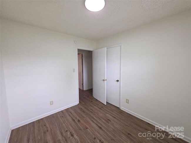 Building Photo - 6501 Barrington Dr