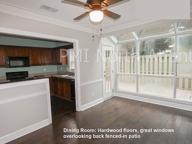 Building Photo - Now Available – Stunning 2-Bedroom Townhom...