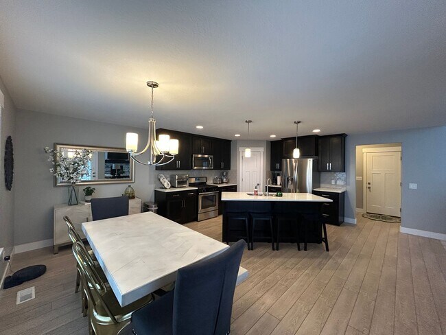 Building Photo - 5 Bedroom 3.5 Bathroom, plus bonus room, Home in Lehi Utah!