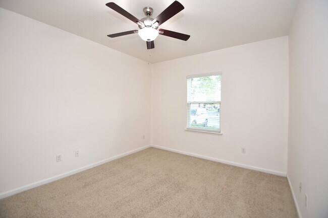 Building Photo - 2211 Golden Lake Loop