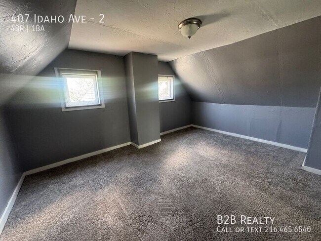 Building Photo - 407 Idaho Ave