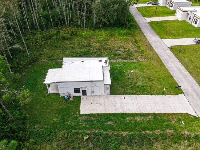 Building Photo - 1917 Lorna Ave