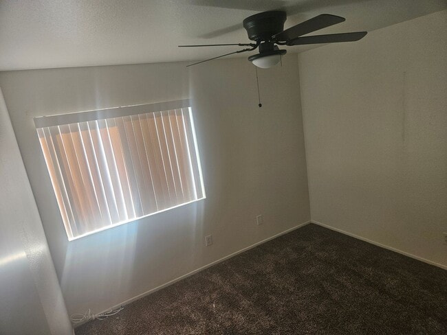 Building Photo - 3 bedroom home on cul-de-sac!