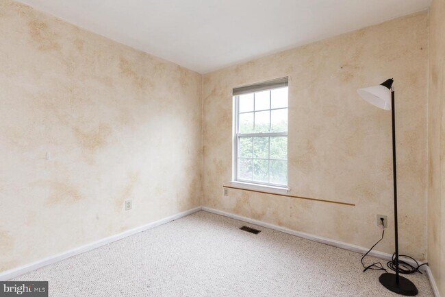 Building Photo - 313 Sage Ln