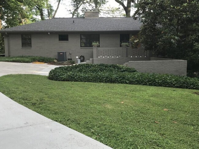 Building Photo - 776 Windsor Pkwy