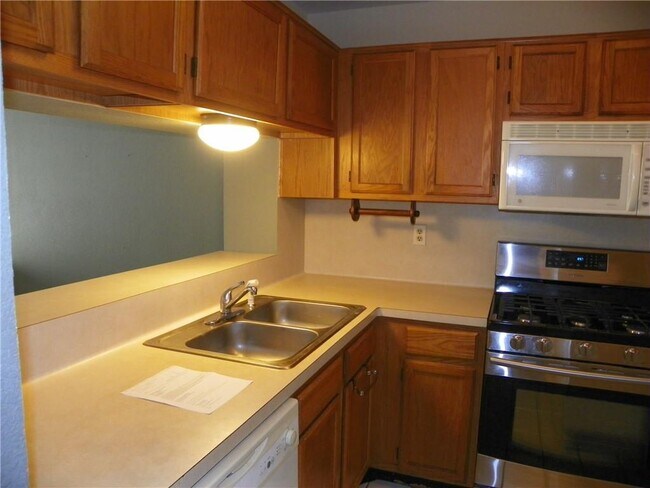 Building Photo - 11901 Swearingen Dr