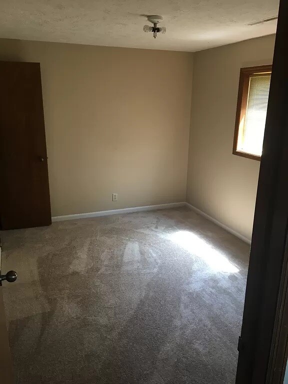 Building Photo - 3405 Comstock Ave