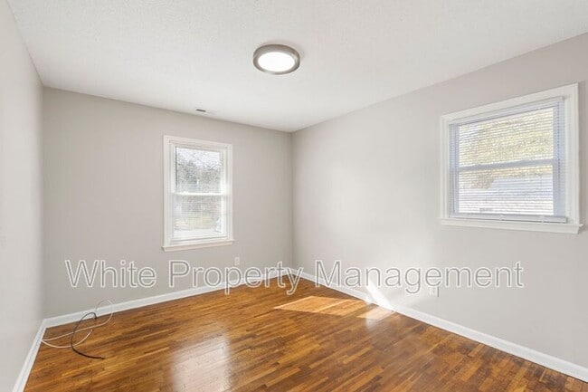 Building Photo - 911 Belinda St