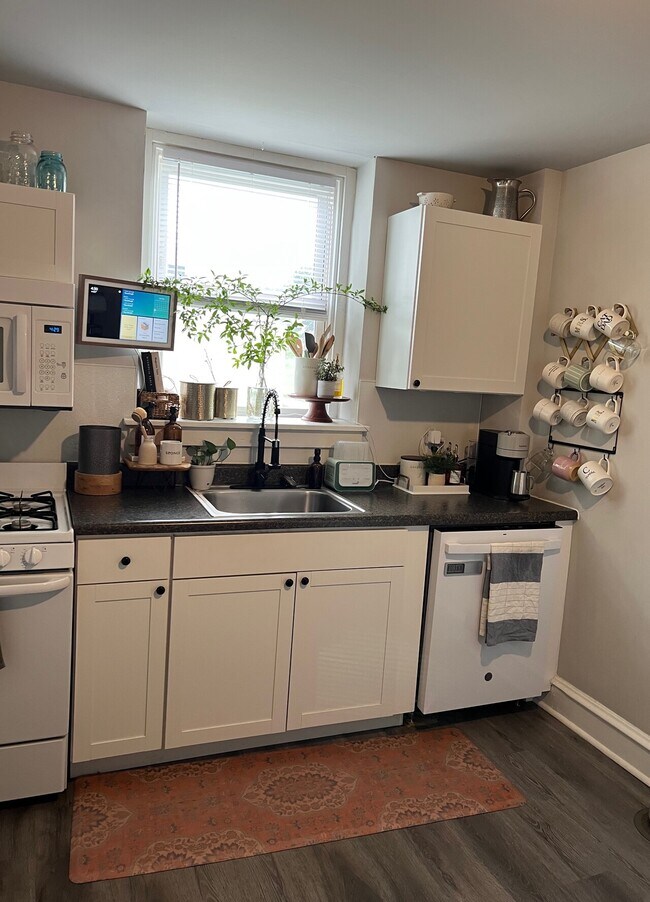 Building Photo - 119 S. Furnace St.