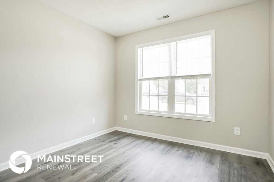 Building Photo - 5165 Julip Dr