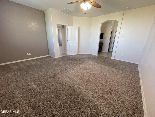 Building Photo - 101 S Manzanita Dr