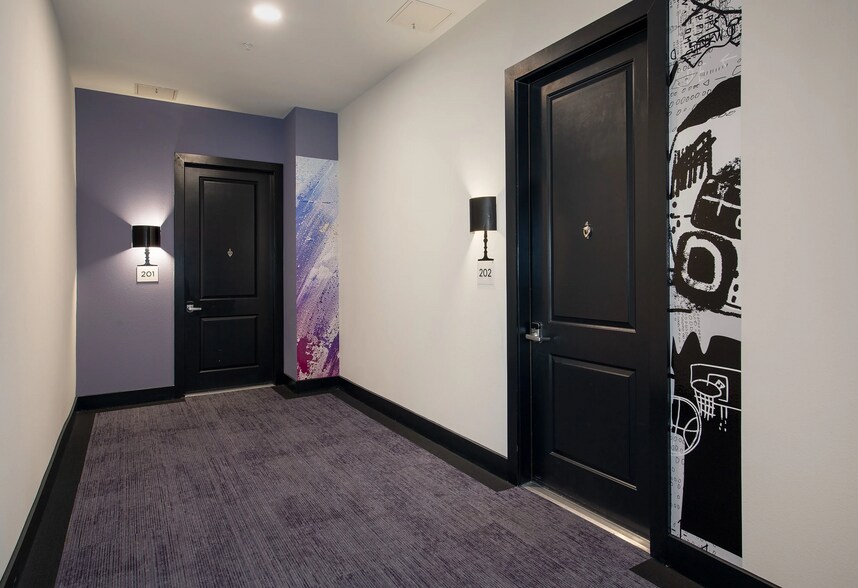 Building Photo - 1111 Shepherd Dr