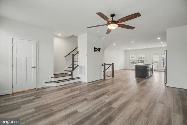 Building Photo - 11398 Willow Green Cir