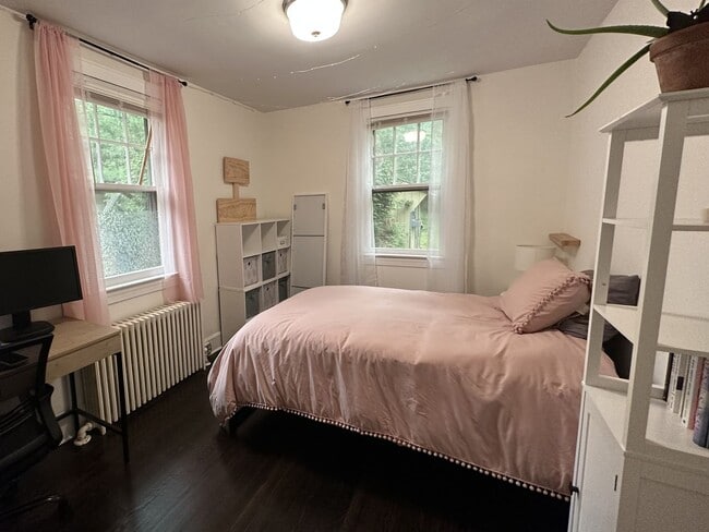 Building Photo - 3 bedrooms, 1.5 bath