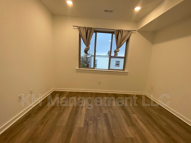 Building Photo - 4329 Otter St