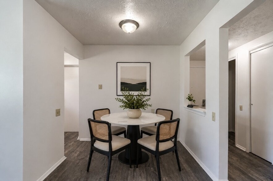 Building Photo - Penbrooke Meadows Apartment Homes