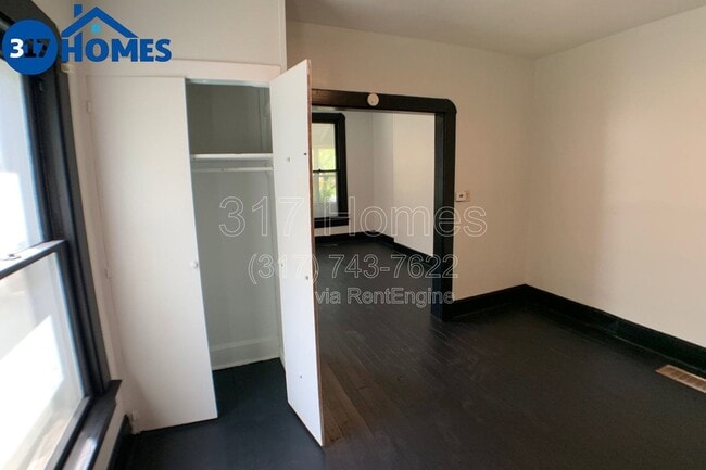 Building Photo - 2111 S Garfield Dr
