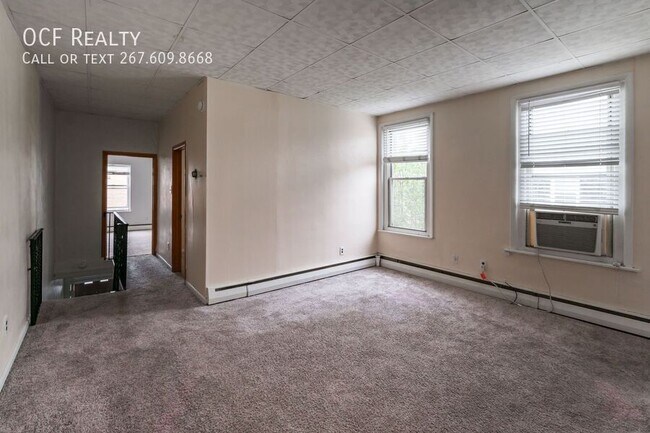 Building Photo - 1325 W Porter St