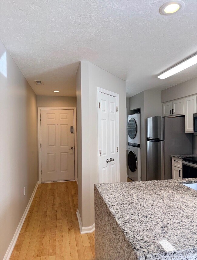 Building Photo - 517 White River Dr