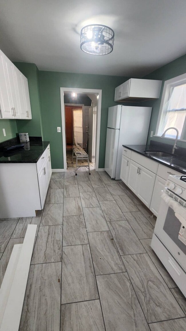 Building Photo - 45 Woodcliff Ave