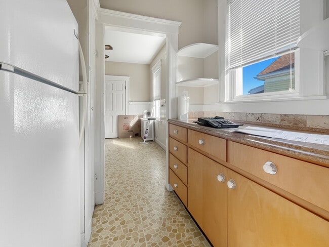 Building Photo - 19 Stearns Ave