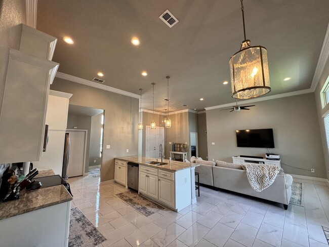 Building Photo - 416 Quail Creek Dr